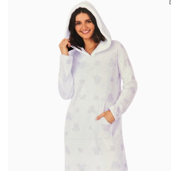 Disney Mickey and Minnie Women’s Soft Fleece Lounger with Cozy Hood NEW - Picture 2 of 7